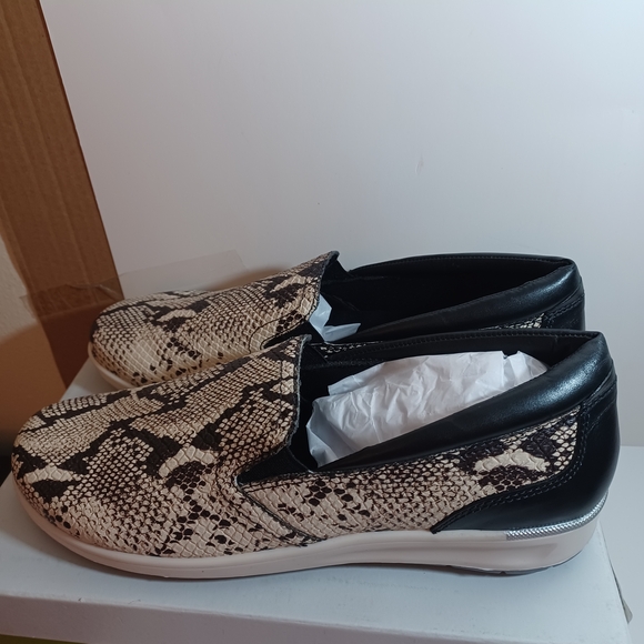 Walking Craddles Womens Orleans Causal/Fashion Slip-on Sneckers 10M - Picture 1 of 14